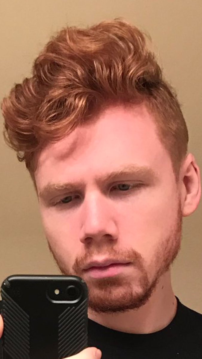 MLGPuckett's tweet photo. Who wore it better?  

Like for @Enable 
RT for @Llama https://t.co/OtoUrBfmd5