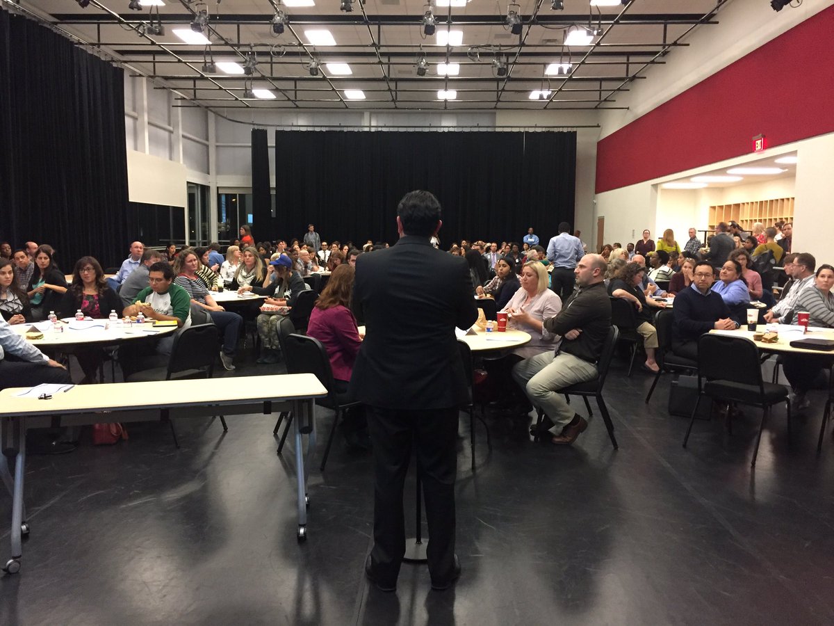 cbaez3's tweet photo. #AISDproud of the packed house at @AustinISD's northeast Austin CAC meeting! #AISDFuture #CSrising https://t.co/4gGxLFc5i3