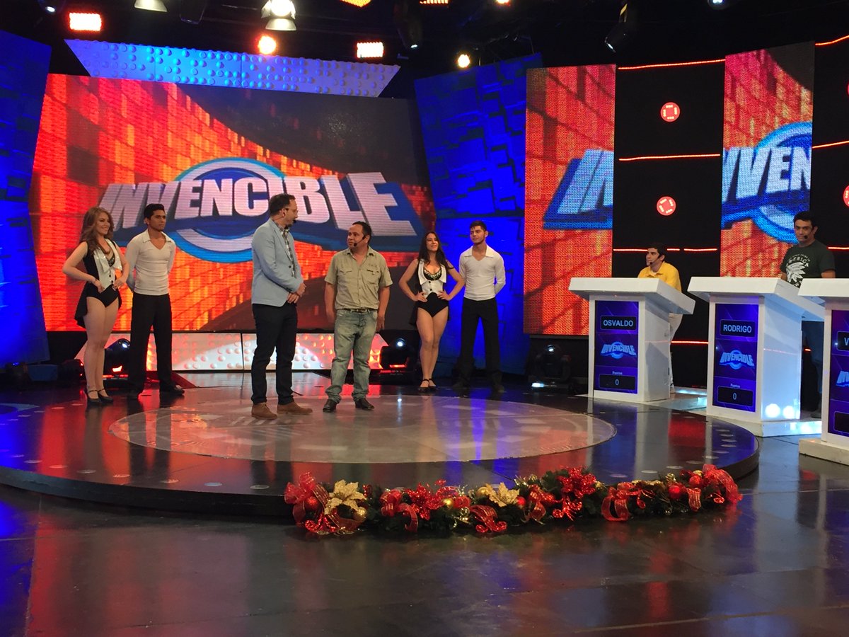 Ya comenzamos a jugar con Osvaldo, Rodrigo y Víctor esta noche en el único programa que te entretiene mientras aprendes #Invencible 💪