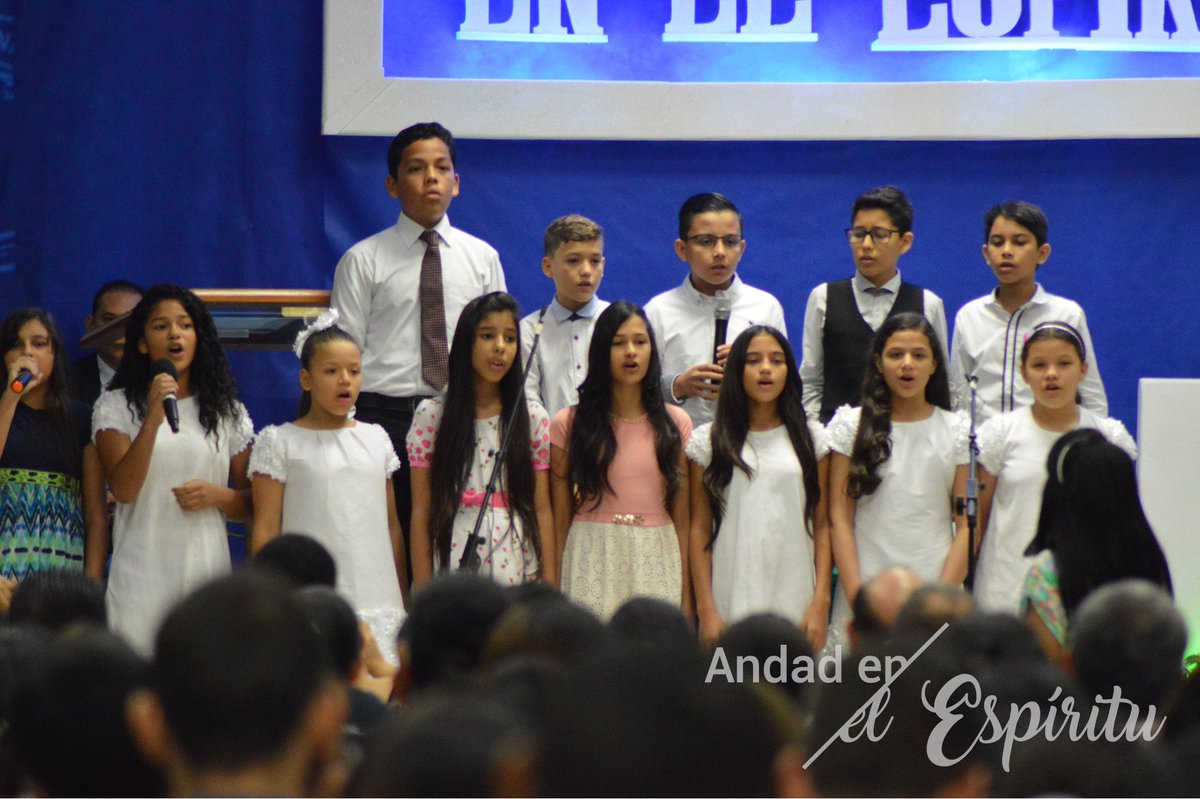 IpucCentral's tweet photo. #AEstaHora el coro de preadolescentes adora al Dios todopoderoso #EBV2016 #AndadEnElEspíritu https://t.co/8odSpSmPfR https://t.co/QHGz7IA94o