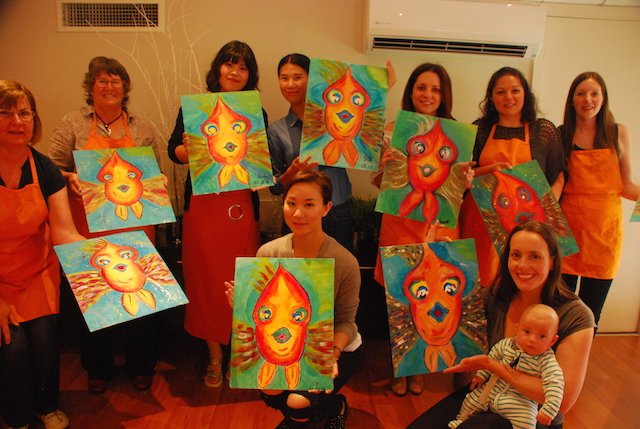321paint4fun's tweet photo. Hanging out with friends #eatdrinkandpaint #socialising #havefunwithpaint #tapin2urinnerartist #creativity #art #artlovers #artclasses #fun https://t.co/wNZO87biJe