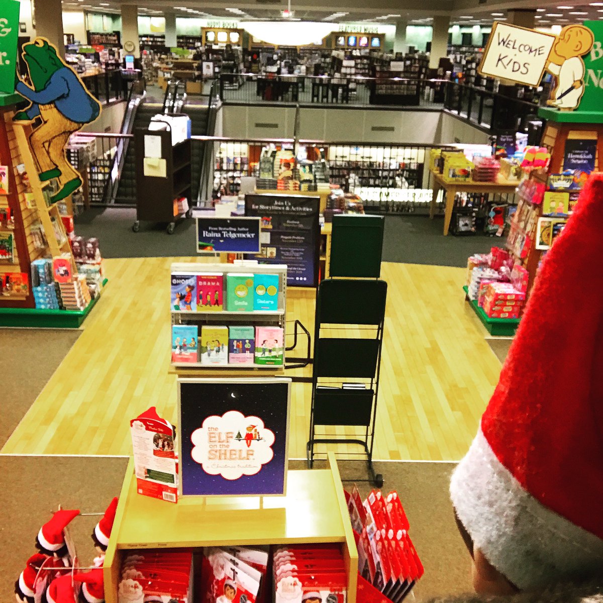 dustyb_shelfelf's tweet image. #dustycam @BNChristiana #GivingTuesday pick up a donation for @kindtokids and help a child in your community in foster care #bnspired