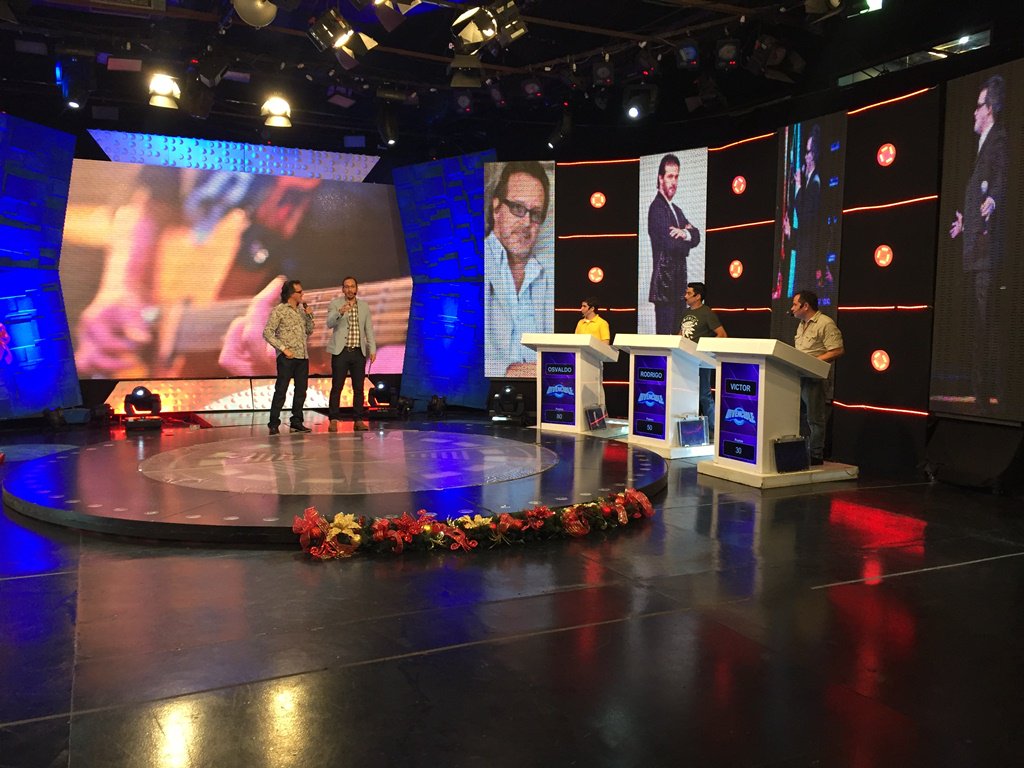 Un verdadero lujo tenerlo como nuestro #FamosoMisterioso de la noche a <a href="/emigarcia31/">Emilio Garcia</a>! Lo adivinaste?