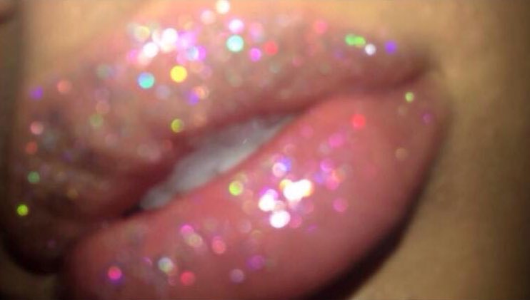 _bigglo__'s tweet photo. I need lipgloss like this so when I give my man head his dick would be poppin https://t.co/dCmHElx9SW