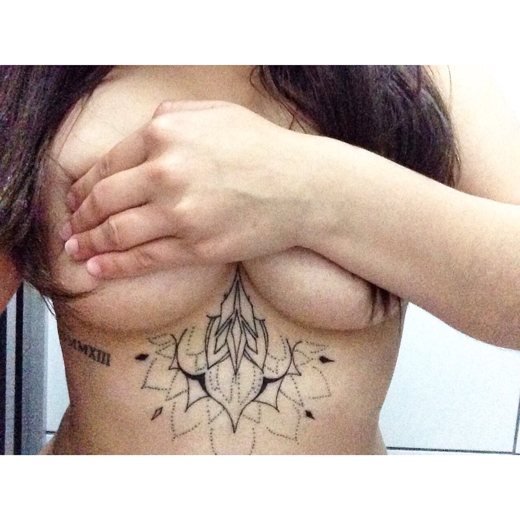 SoTatuagens's tweet photo. Tattoo de uma seguidora, mande sua tattoo na DM
Segue a gente no instagram: https://t.co/JDbDA9zIUG https://t.co/1r3ZJ7Im7j