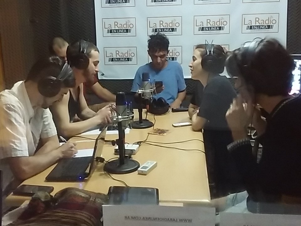 radioloquede's tweet photo. Ya en el estudio los amigos de #AgrupacionIlegalLosImparciales
#Programa130 https://t.co/Ywe934K329