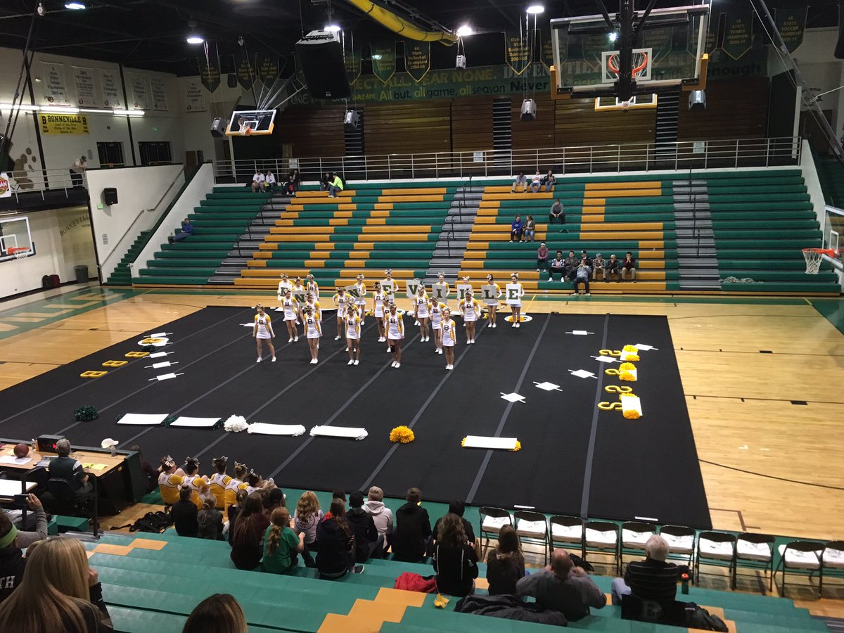 BeesAdmin's tweet photo. Come help cheer on the Lady Bees as they swarm the Lady Broncos at the hive! @Bonnevillebees @bjsd93 @swarm2k17 https://t.co/GQi907SDxk