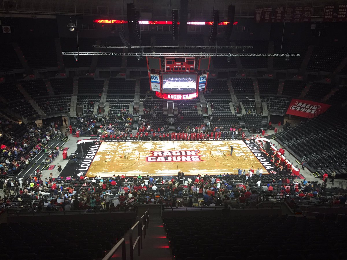 cajundome's tweet photo. New court!! Make sure to come on out on Thursday to see it in person!! #geauxcajuns https://t.co/YAah7b9RO3