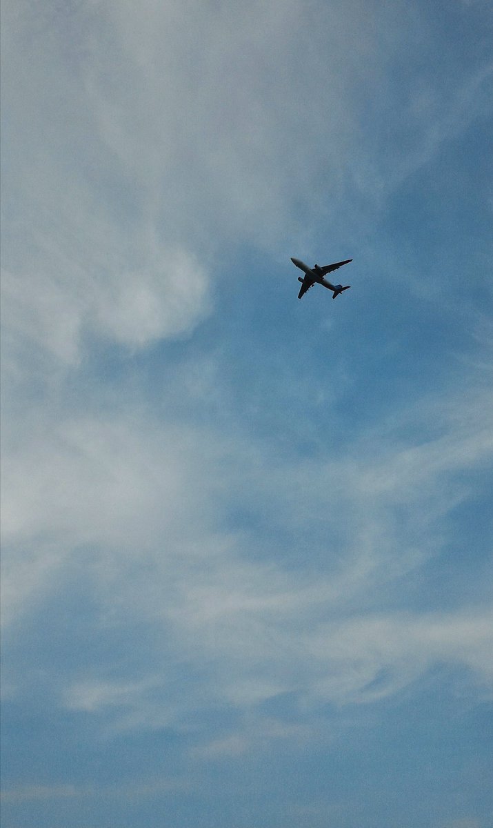 Let's pack, fly away...

<a href="/ASUS_Indonesia/">ASUS Indonesia</a>

#BuiltForPhotography  #ZPCID