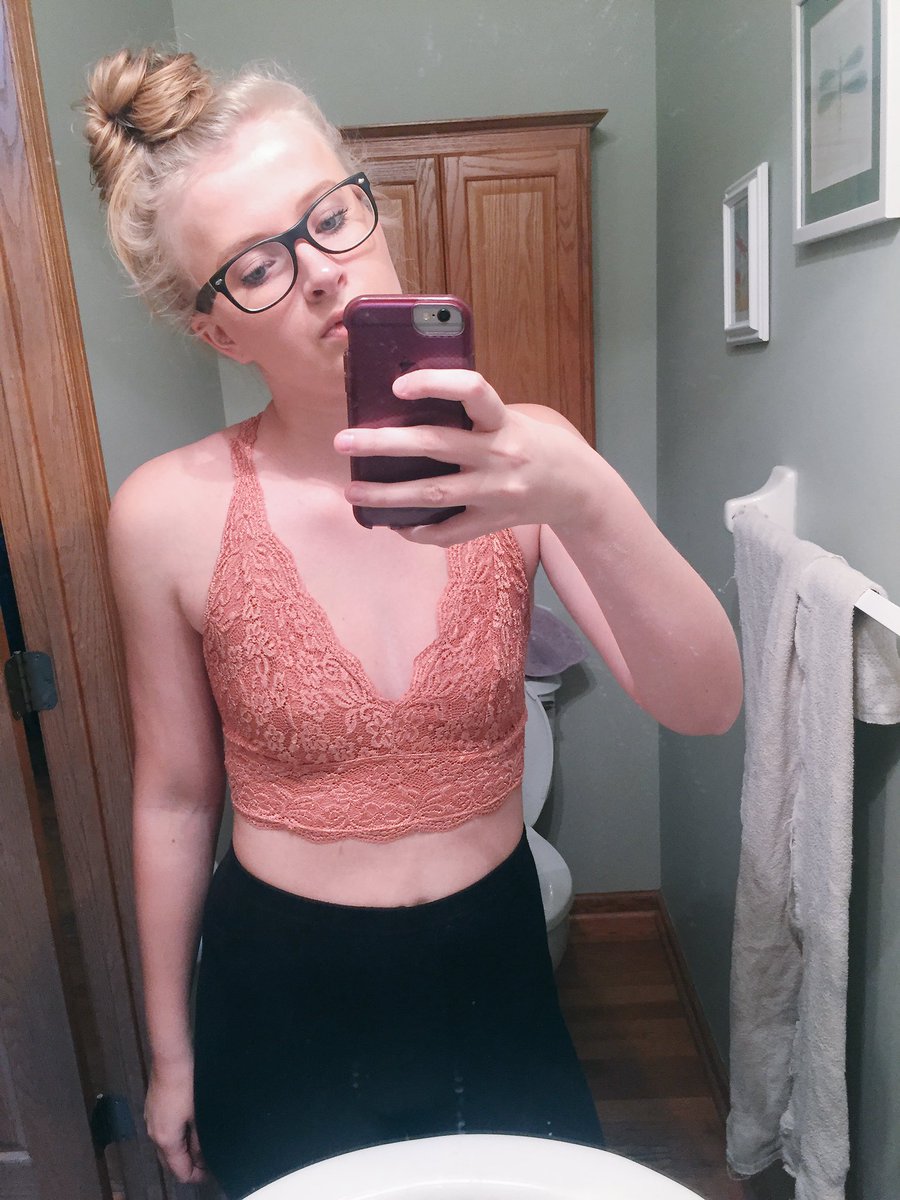 Ignitedwilk's tweet photo. #bodypositivity finally embracing all my stomach rolls, small boobs, no booty and I'm so happy💛 #ilovemyself https://t.co/II4HAY4vVp