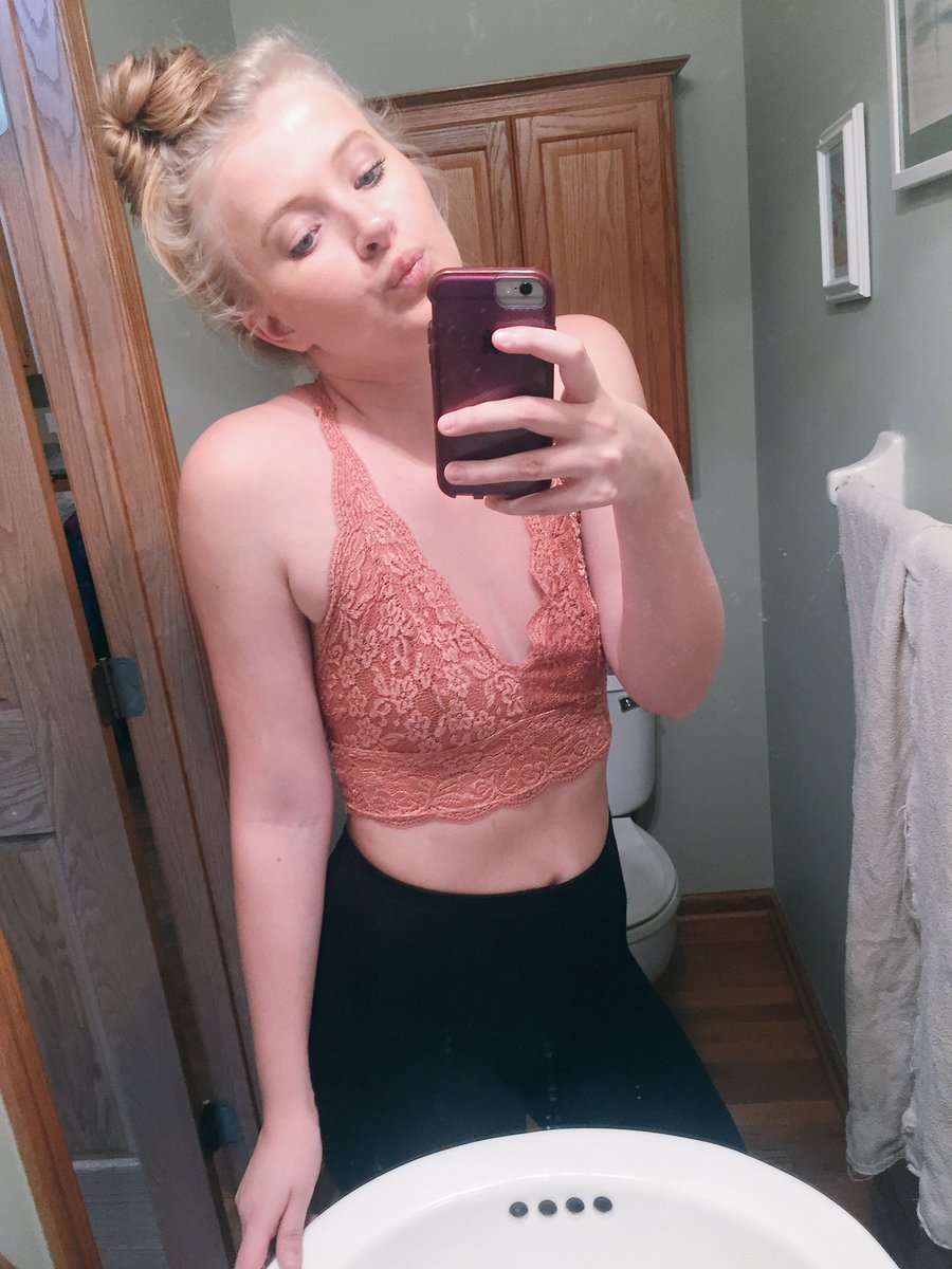 Ignitedwilk's tweet photo. #bodypositivity finally embracing all my stomach rolls, small boobs, no booty and I'm so happy💛 #ilovemyself https://t.co/II4HAY4vVp