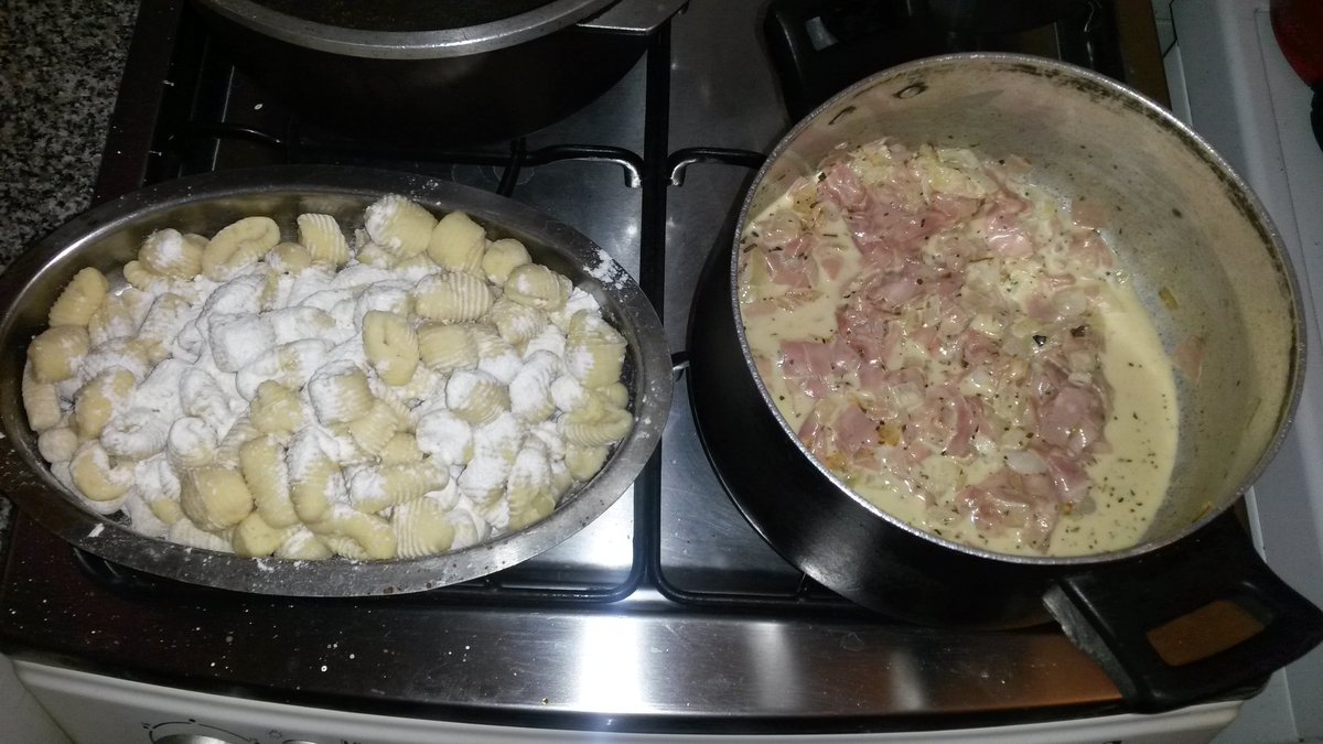 LandrielSilvina's tweet photo. #cornudoestrella @hectorlocutor #quierocena #caseritooo https://t.co/WsSDg27RE6