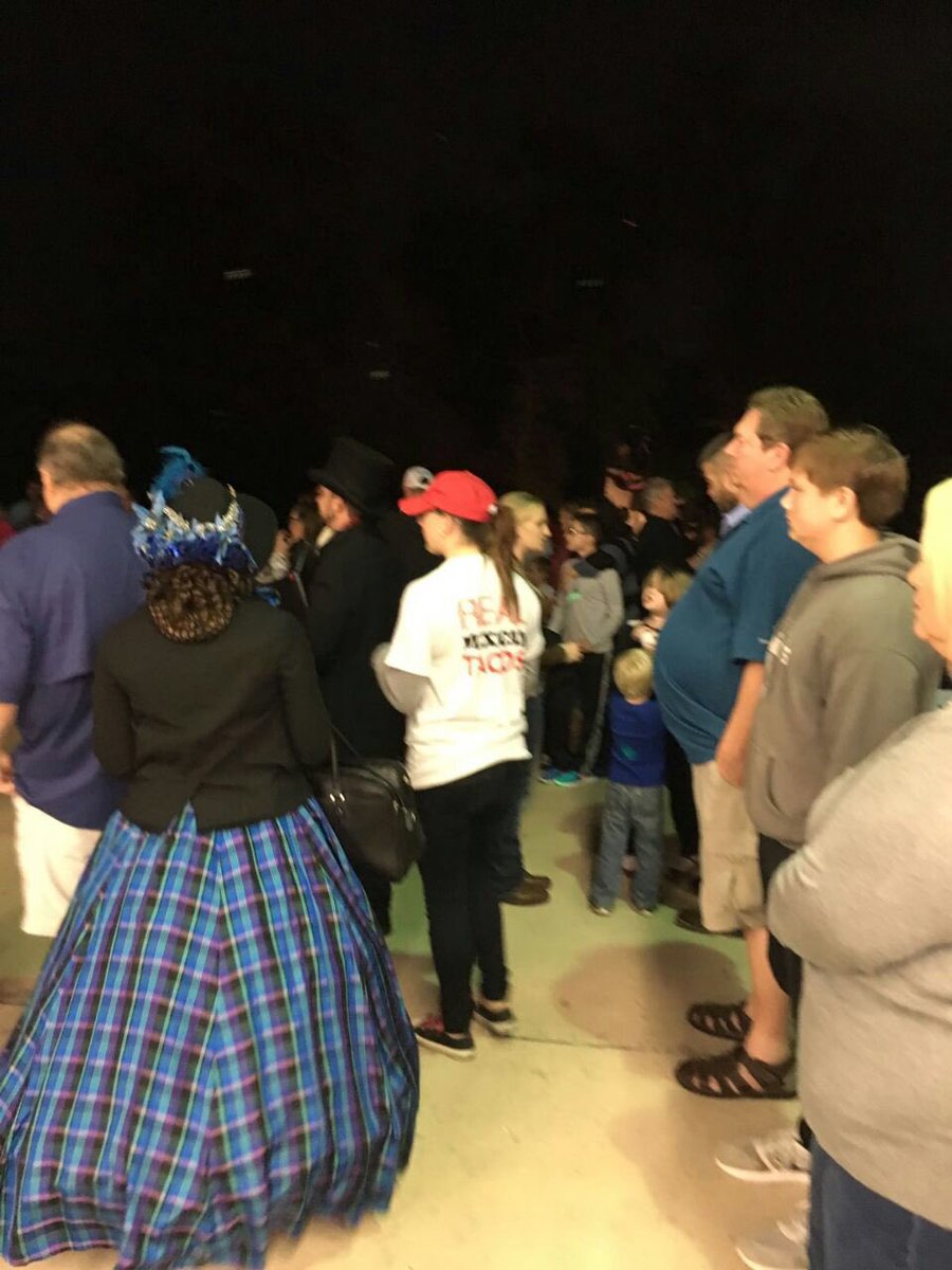 centraltaco's tweet photo. Central Taco supports and participates with the Shenandoah community at the Lighting of the Angels event. Shenandoah, TX https://t.co/Fiah6M9fyb