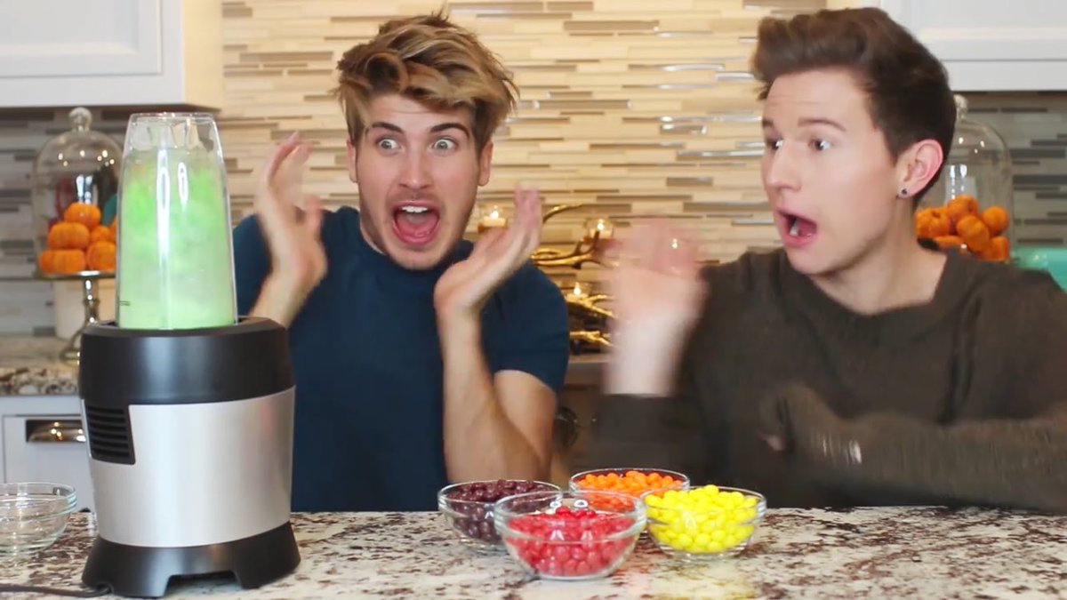 em_mckoin's tweet photo. Me when @RickyPDillon 's #collogmas is going to startπππ https://t.co/bCNprEBSN1