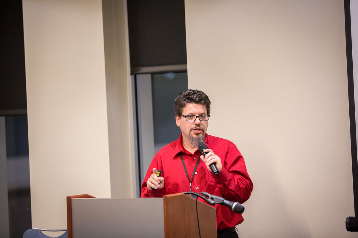 studoeslinux's tweet photo. Photo of me from #ATO2016 talking abt #CSEAsianPenguins helping school & families w/ #Linux! #kidschangingworld #opensource https://t.co/eA5UOEr2pO