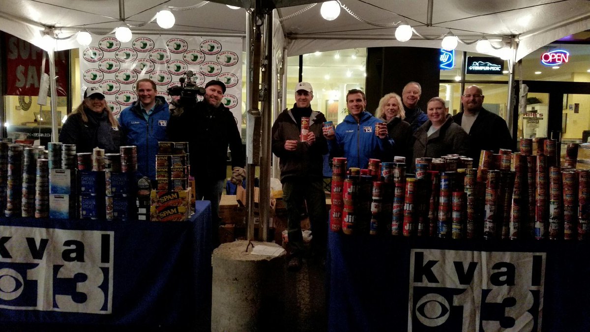 KathieDougherty's tweet photo. It was a good day full of giving ๐๐๐ฏ #GivingTuesday #FoodforLaneCounty #Cleanupcrew #liveonkval https://t.co/CefenAfTbf
