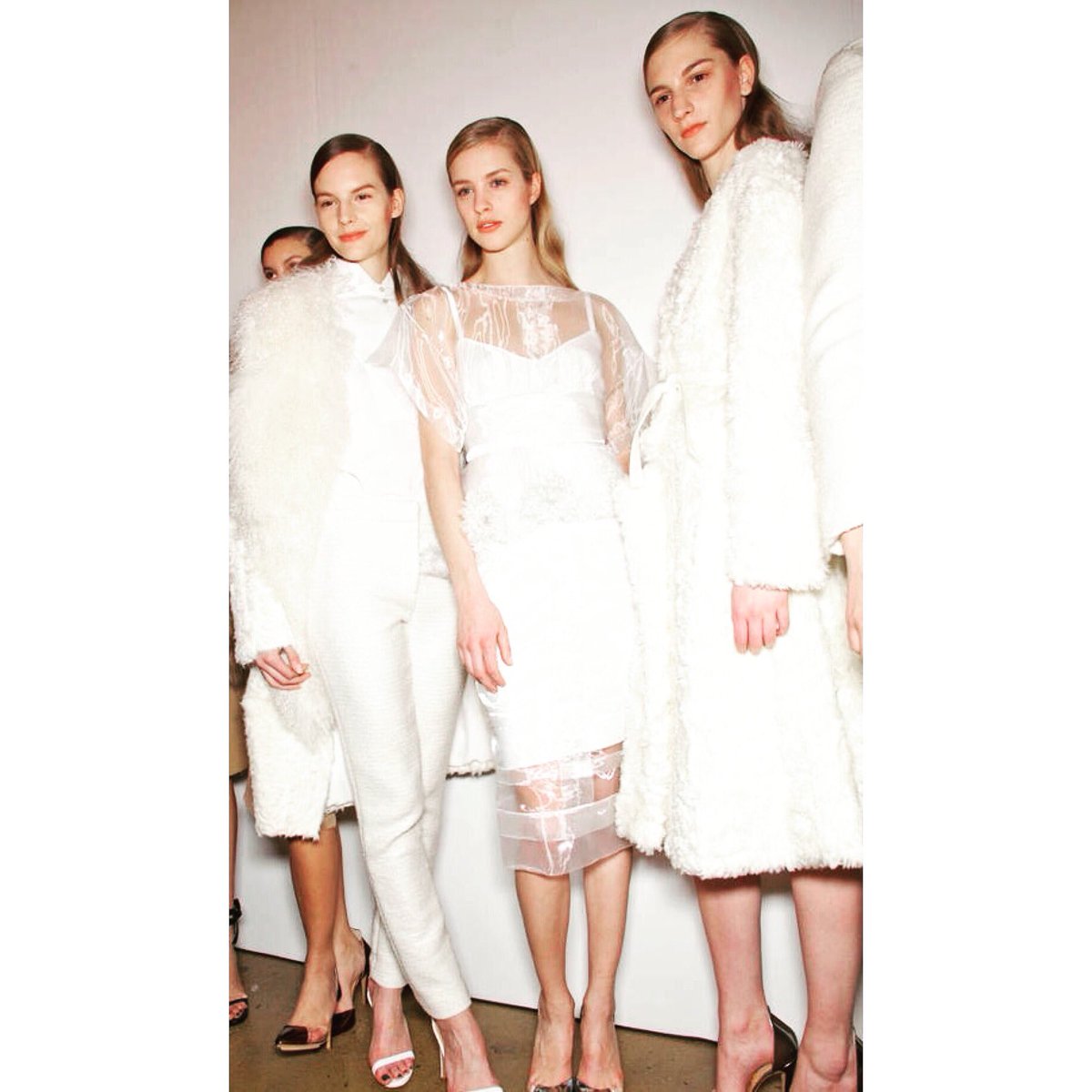 PeterSom's tweet photo. White out #chic #psbackstage https://t.co/776x9qEiOC