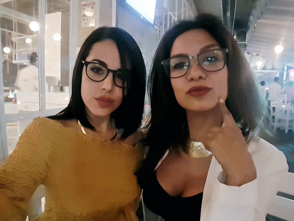 yo_soy_veronica's tweet image. @ada_stiker Almitas gemelas 😉 😍