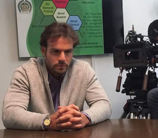 PrensaAdames's tweet photo. #AlexAdames es Gerardo en #CuandoVivasConmigo Imperdible. @alexadames3 https://t.co/AmUFnpq63l