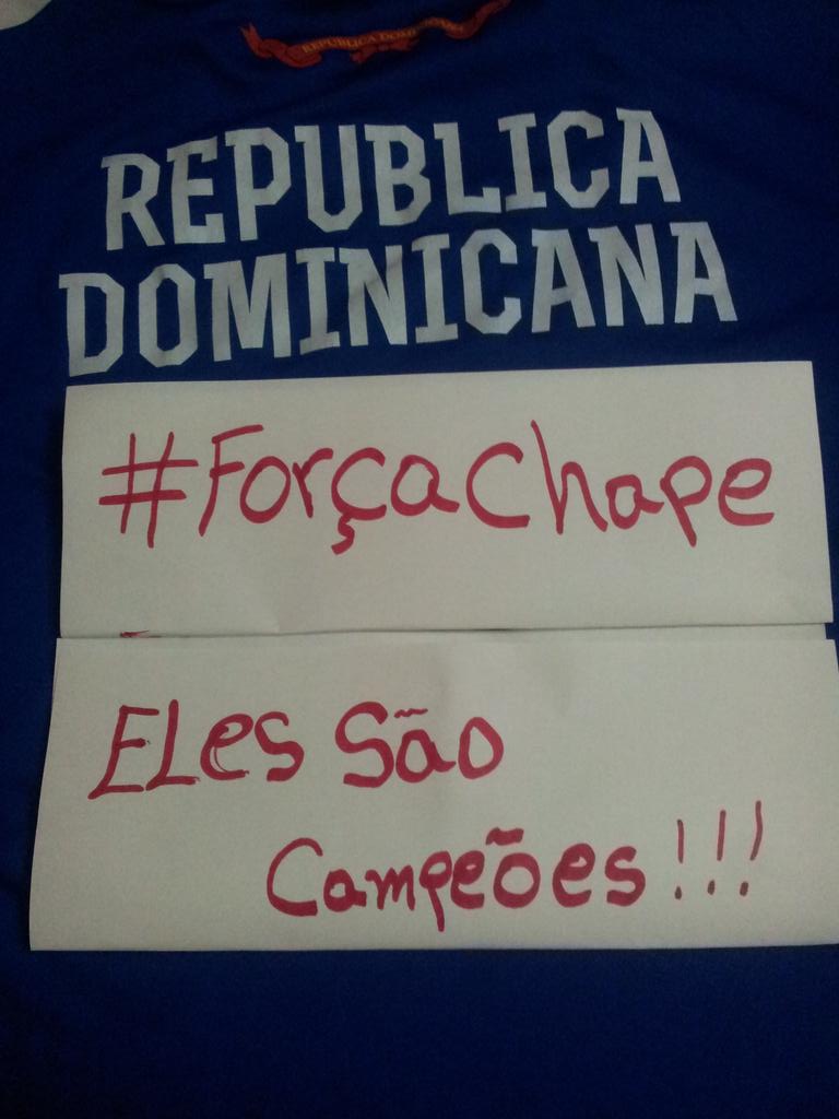 yanlluberes's tweet photo. #forçaChape  Eles São Campeões https://t.co/APk4o7X2cs