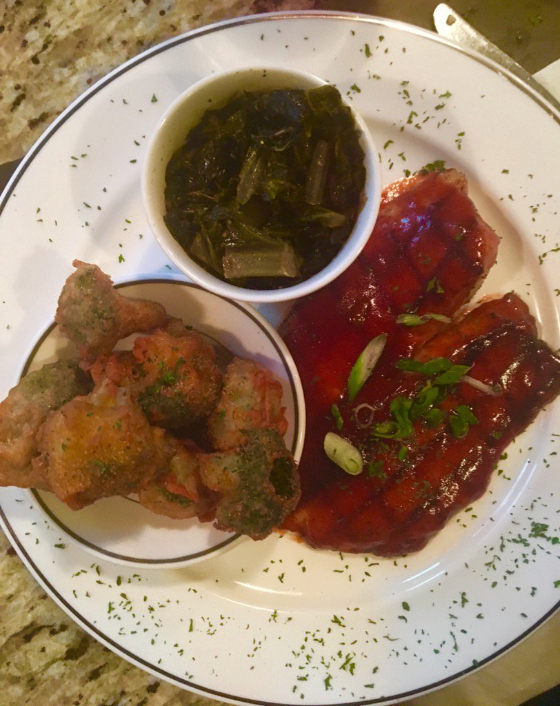 claudecarson's tweet photo. Harvard Soul Bistro
317 East 200
Euclid, OH
4 blocks south Lakeshore https://t.co/e07Fw1zwWV