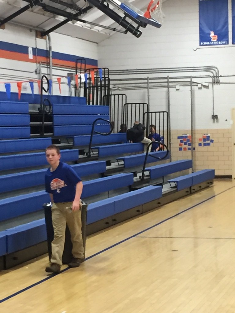 Thnx for cleaning up the Bleachers after the game tonight @JCJrH Boys Bball teams #eaglesproud #jccu1