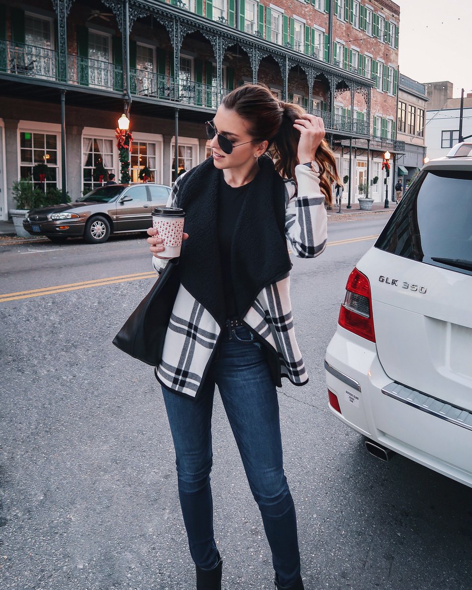 nicholeciotti's tweet photo. First night out in Savannah. I like it here. @Abercrombie https://t.co/QQSjLlFxtA #liketkit #AFPartner #AFStyle https://t.co/9nY662irO0