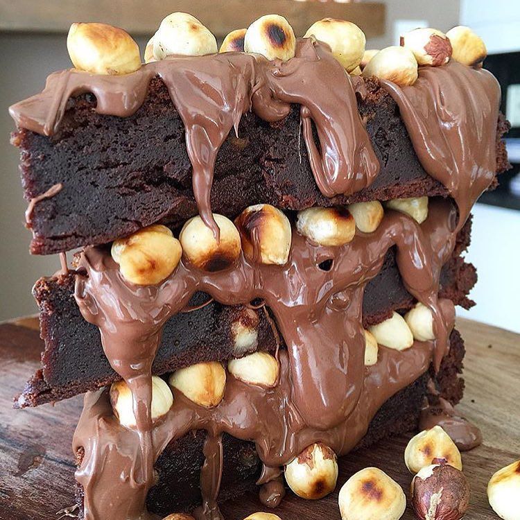 seamosgordos's tweet photo. Brownie con nutella y marshmallows 😍🙌🏼 #SeamosGordos
📸: @succulentbite https://t.co/Pd5Q2uY2BM https://t.co/c2srbZQF7y