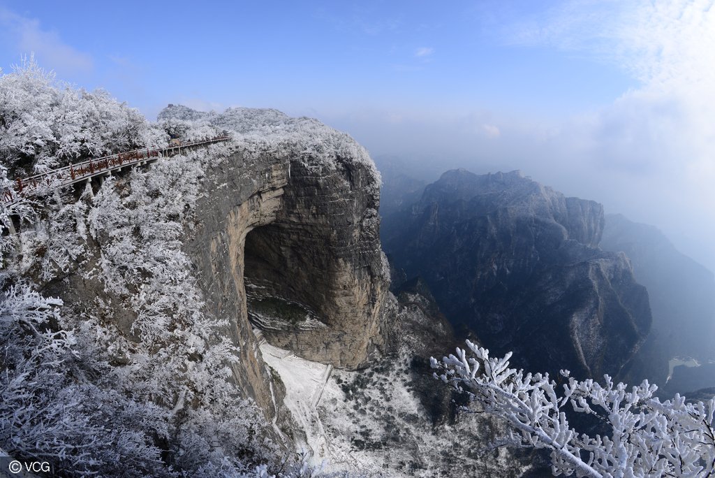 ThisIsHunan's tweet image. Will you still love #Zhangjiajie when some popular tourist spots are closed due to bad winter weather ?