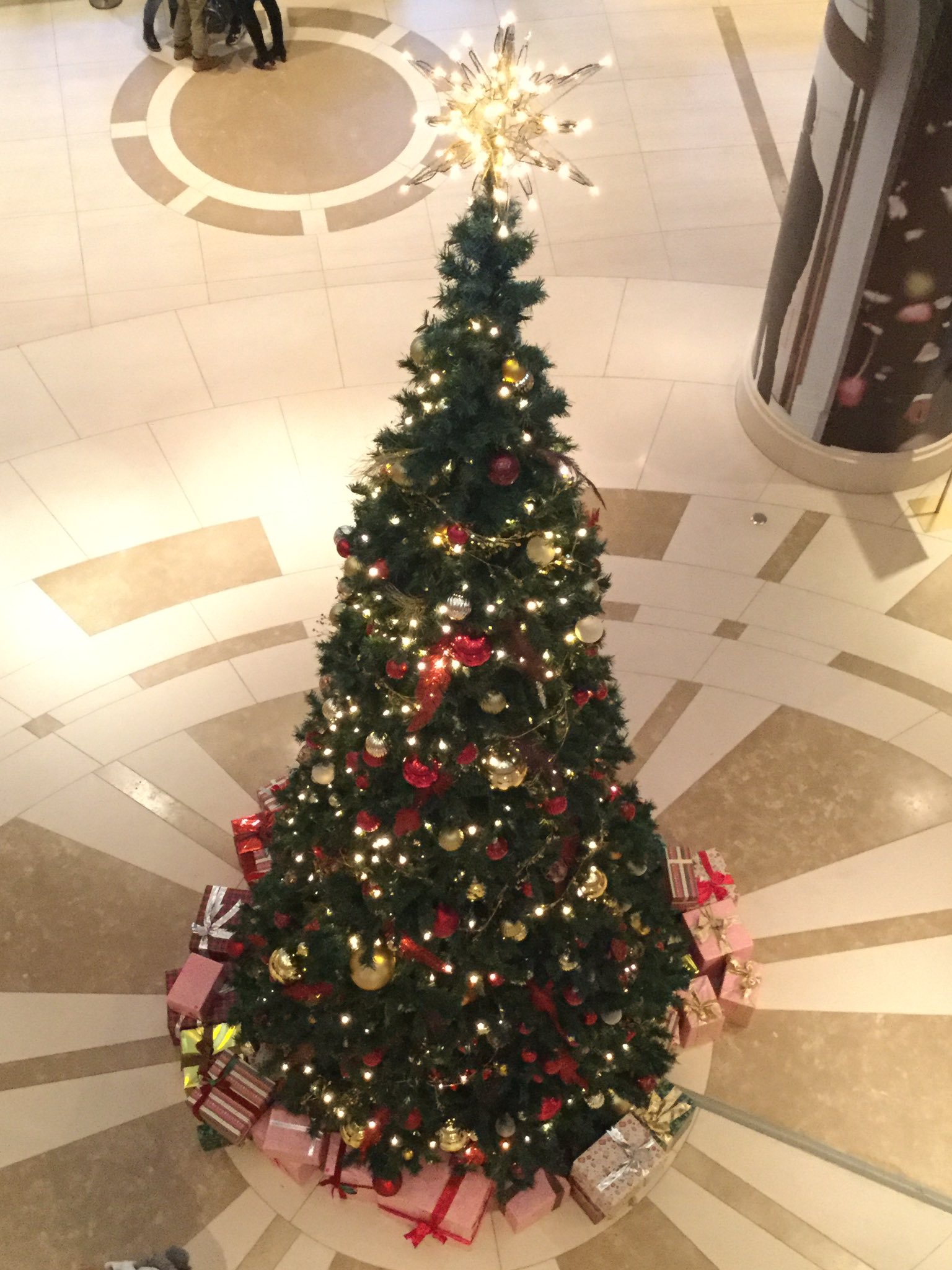ヒルトン東京お台場 Sur Twitter お台場クリスマス 6メートルのクリスマスツリーは 上から見ても下から見ても圧巻です 1階ロビーにて展示しておりますので 大切な方との記念撮影にオススメです オーシャンダイニング もり