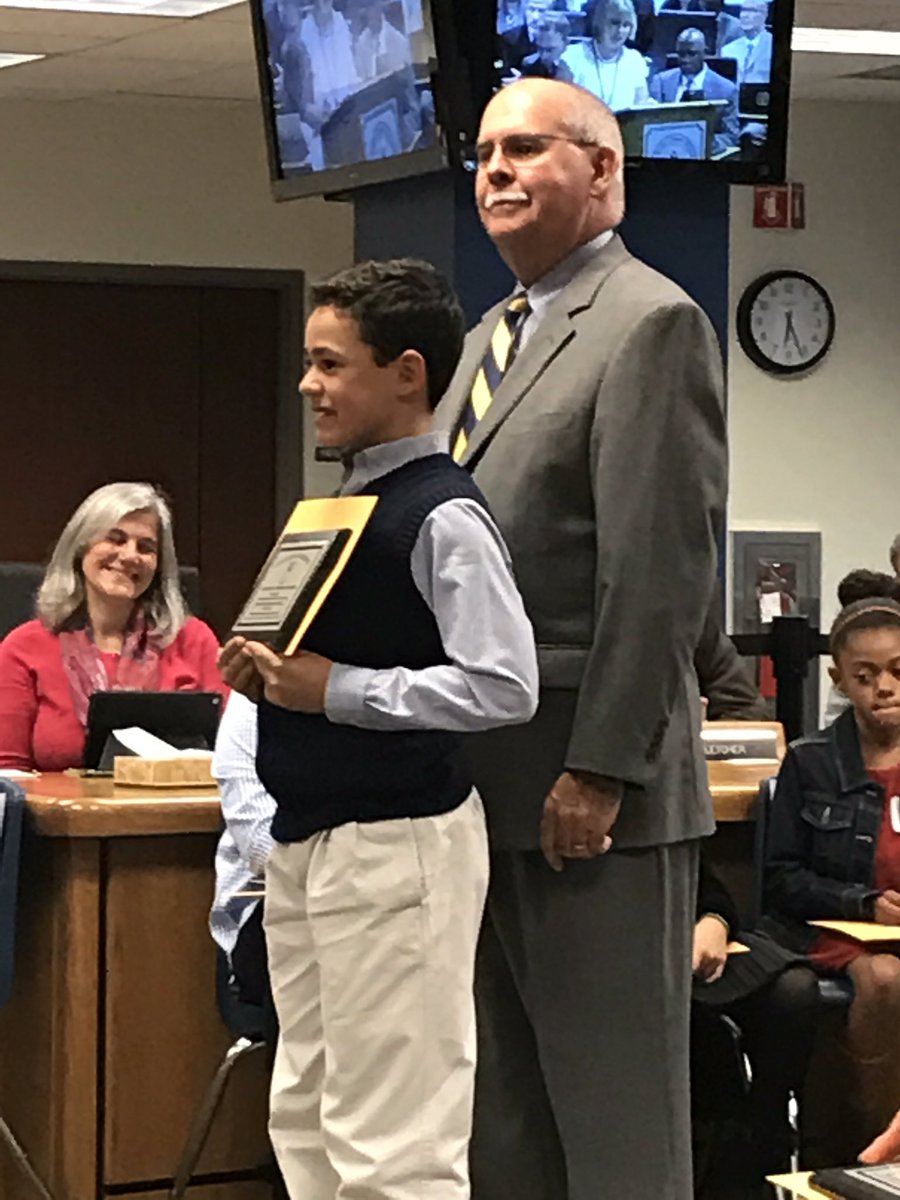 RootElem's tweet photo. Proud of our Spotlight on Student award winner, Ben Cashwell! Great kid and role model for all of our students! #RootProud #RootFamily 🏆 https://t.co/TSTU3oKUUf