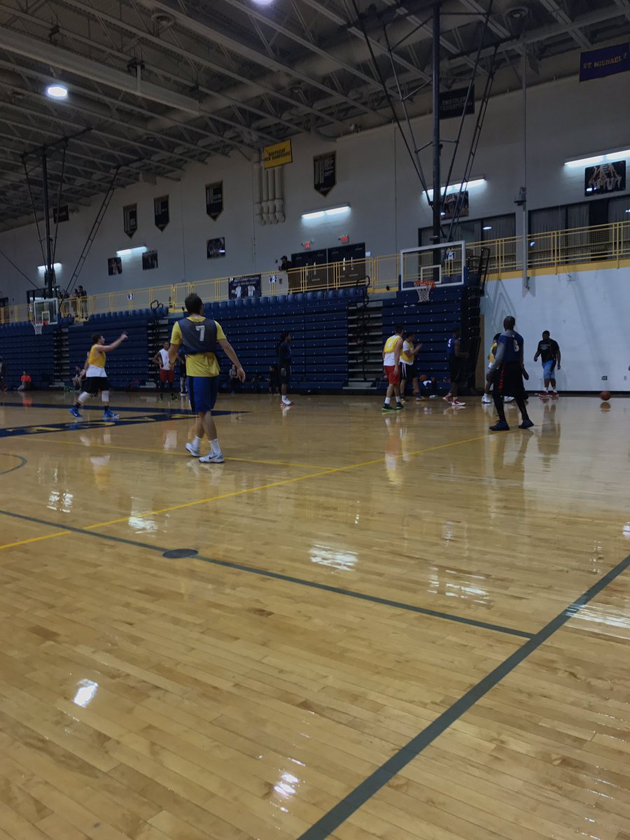 PaceIntramurals's tweet photo. The Rookies taking it to The Retirees 40-22 with 15 minutes left in the second. #IMBBall #plv https://t.co/DGQ4mcK5vL
