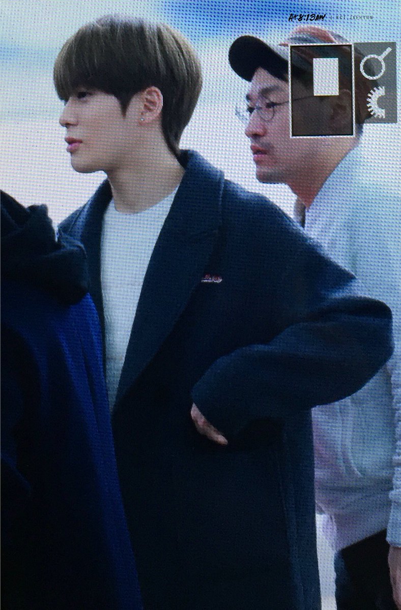 at813am's tweet photo. 여러분 코트재현 보세요ㅠㅠ 
우래기 발목 시렵겠다ㅠㅠ 

#재현 #JAEHYUN #NCT127 https://t.co/f8xZEgXogK