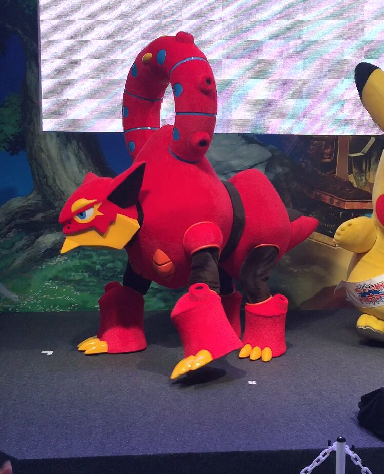 ট ইট র にかいち アシマリとニャビーが四足歩行じゃなくて二足歩行の着ぐるみ と再三にわたって話題ですが ここで一番最近のポケモン 公式の着ぐるみで四足歩行だったボルケニオンを振り返ってみましょう