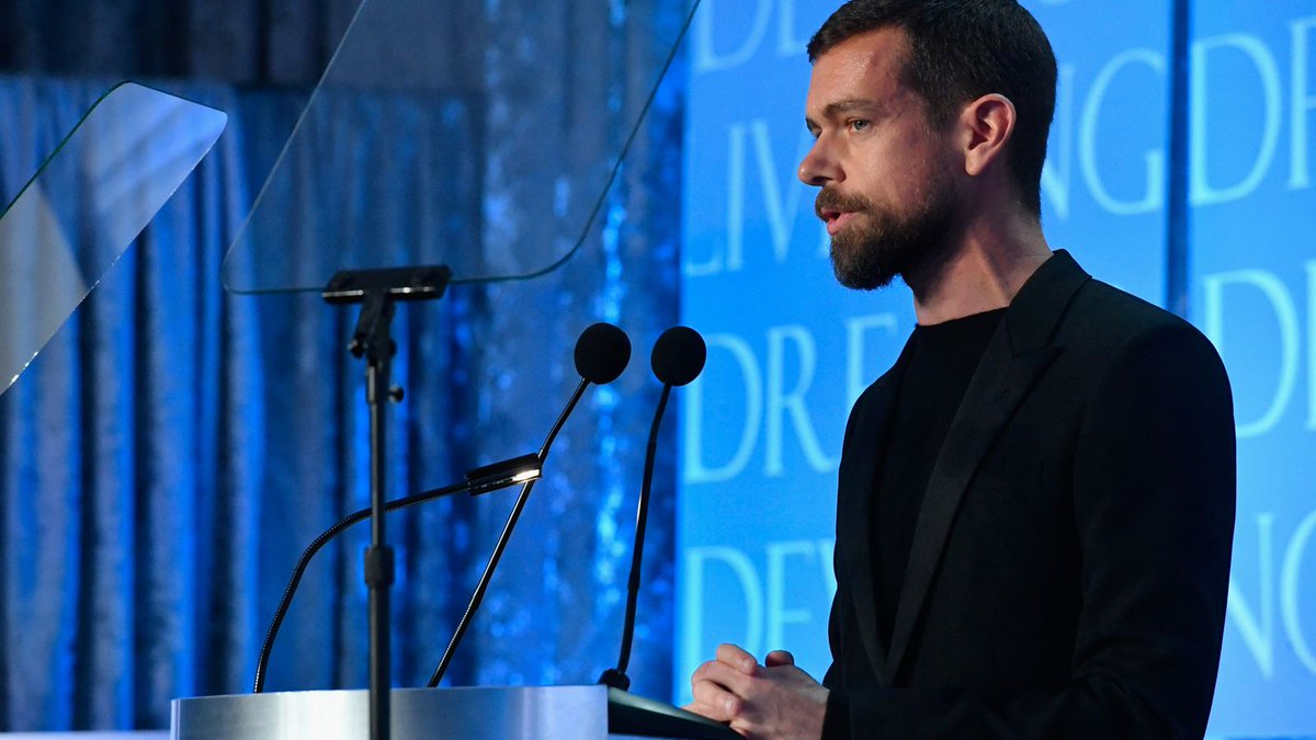 Twitter boss was suspended from Twitter for a short time tonight goo.gl/N49OIp #startup #webdeveloper