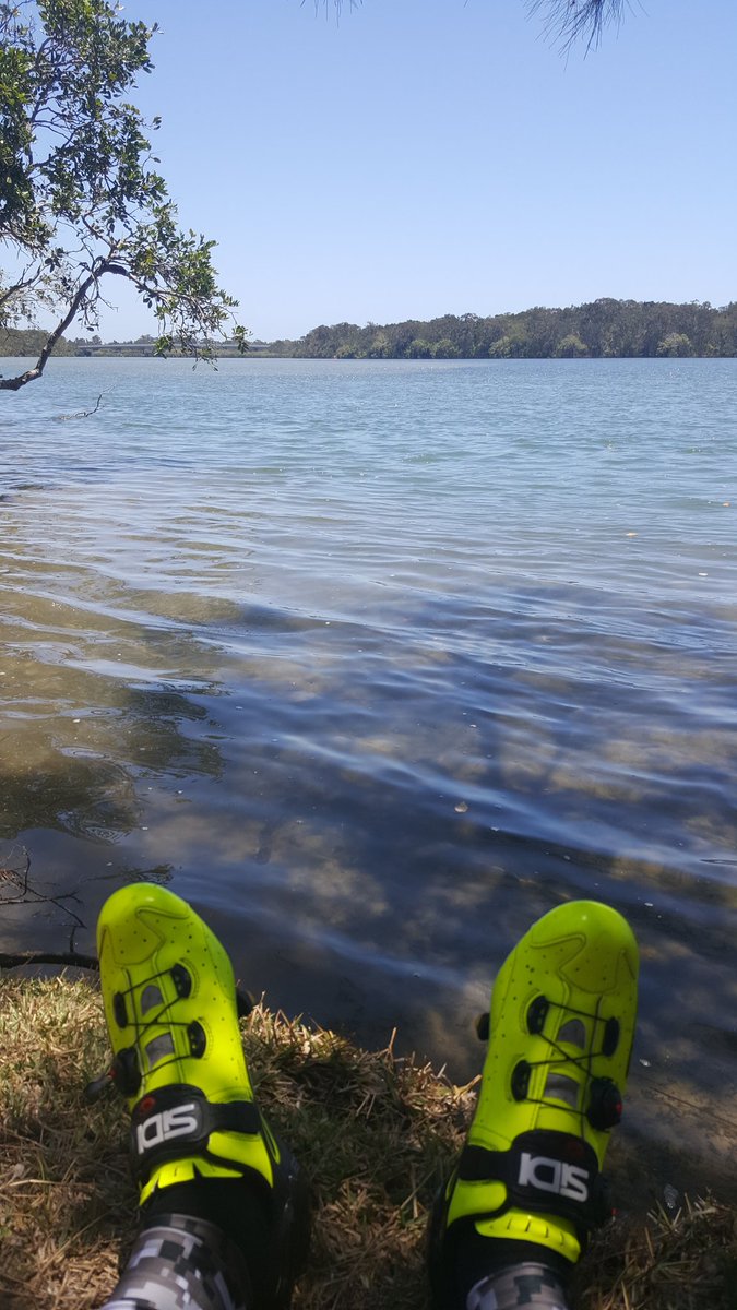 probikeservice1's tweet photo. Chillin' late ride at one of my favorite spots. Bumper Point. https://t.co/J5VYF9oFml
