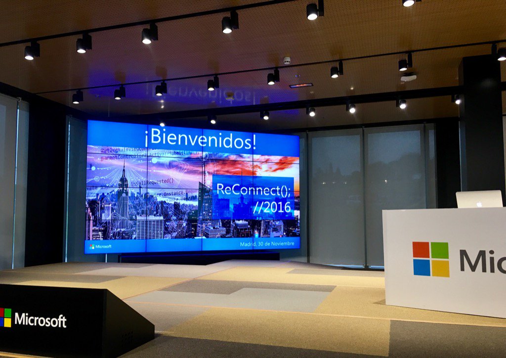 Supermitas's tweet photo. Listos para el #reconnect2016 @intelequia @msdev_es  @Microsoft https://t.co/DkRpi6NKel