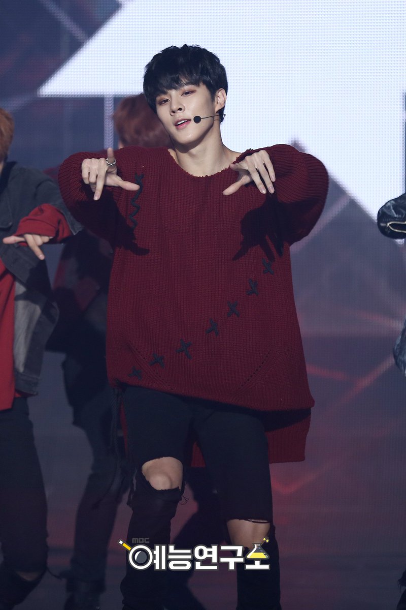 MBC_entertain's tweet photo. 이제 업텐션 현장 포토 올라간다아아 마음의 준비해요 허니텐!
161126 #쇼음악중심 #음중 #업텐션 #UP10TION #하얗게불태웠어 #WhiteNight @UP10TION
📷☞ https://t.co/ukQTyh66XY https://t.co/OgOvGUMtp0