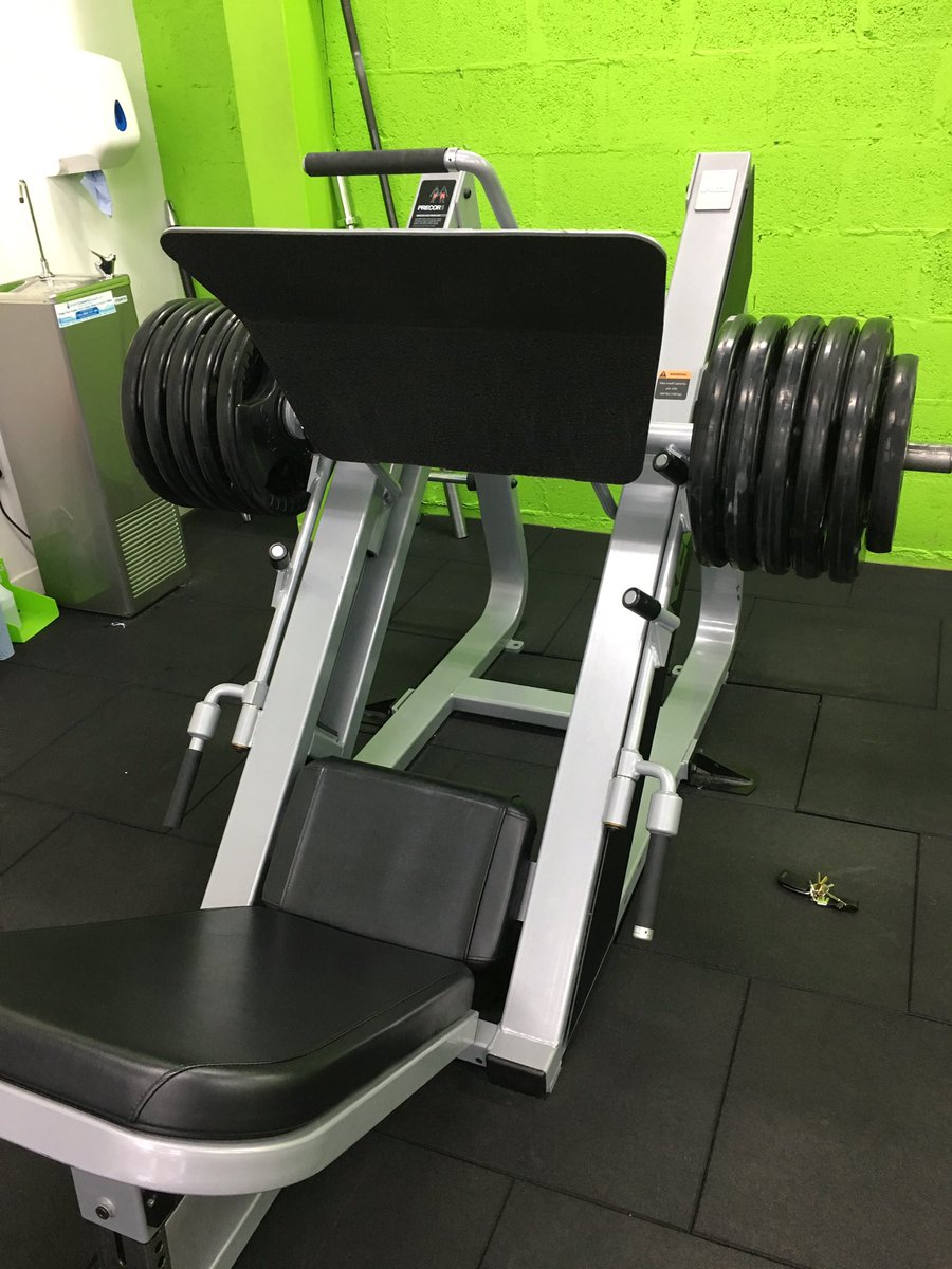 KyleDarlington's tweet photo. Starting the day with a personal victory. 270kg leg press. #gofastgoalone https://t.co/lG1ahtgXEh