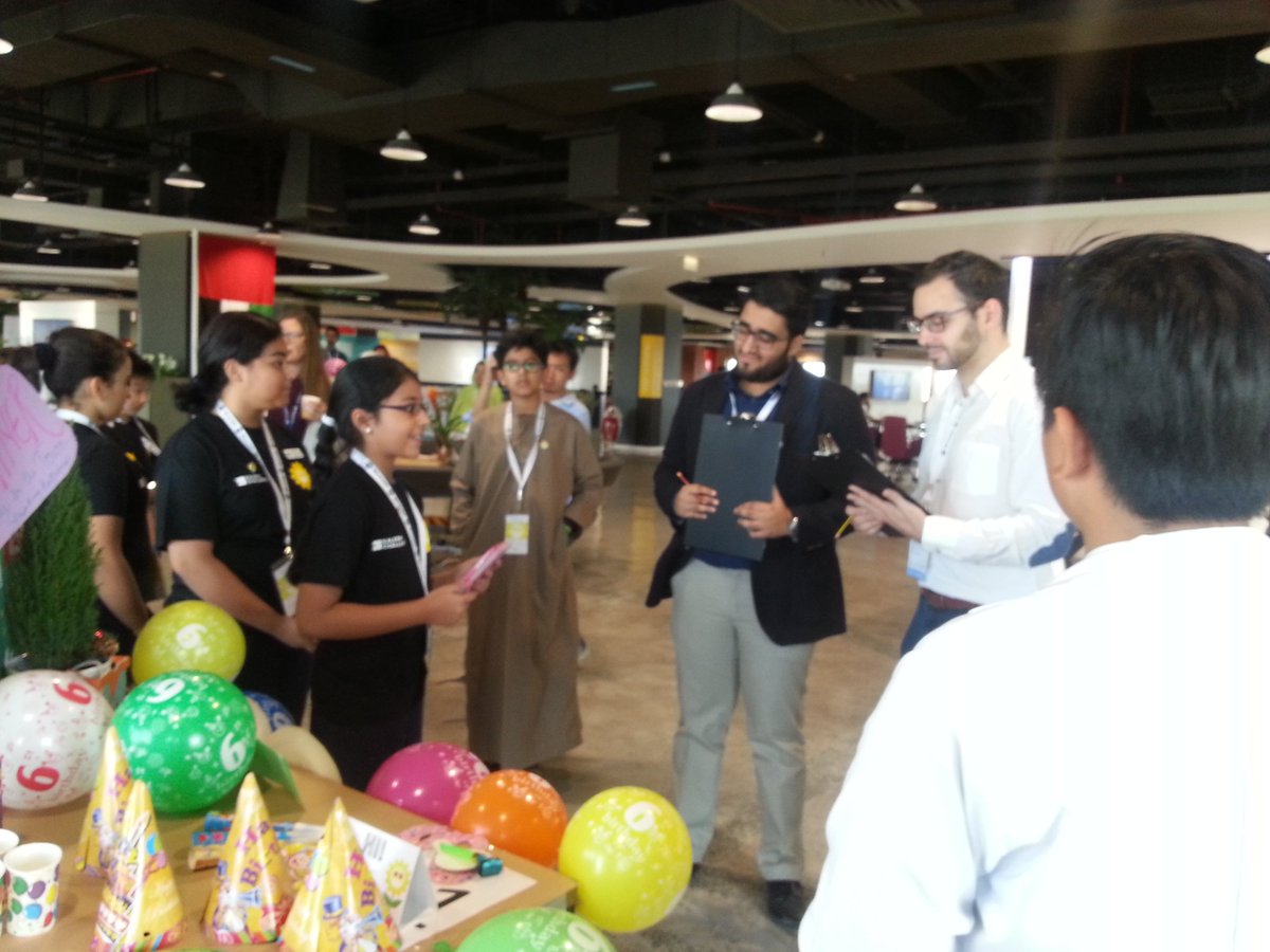 happyapplesch's tweet photo. #100daysofpositivity 
Presenting our Happy Plant, 'HappyAppy' at the KHDA makes our students so positive and happy! https://t.co/RSIzPMJG8M
