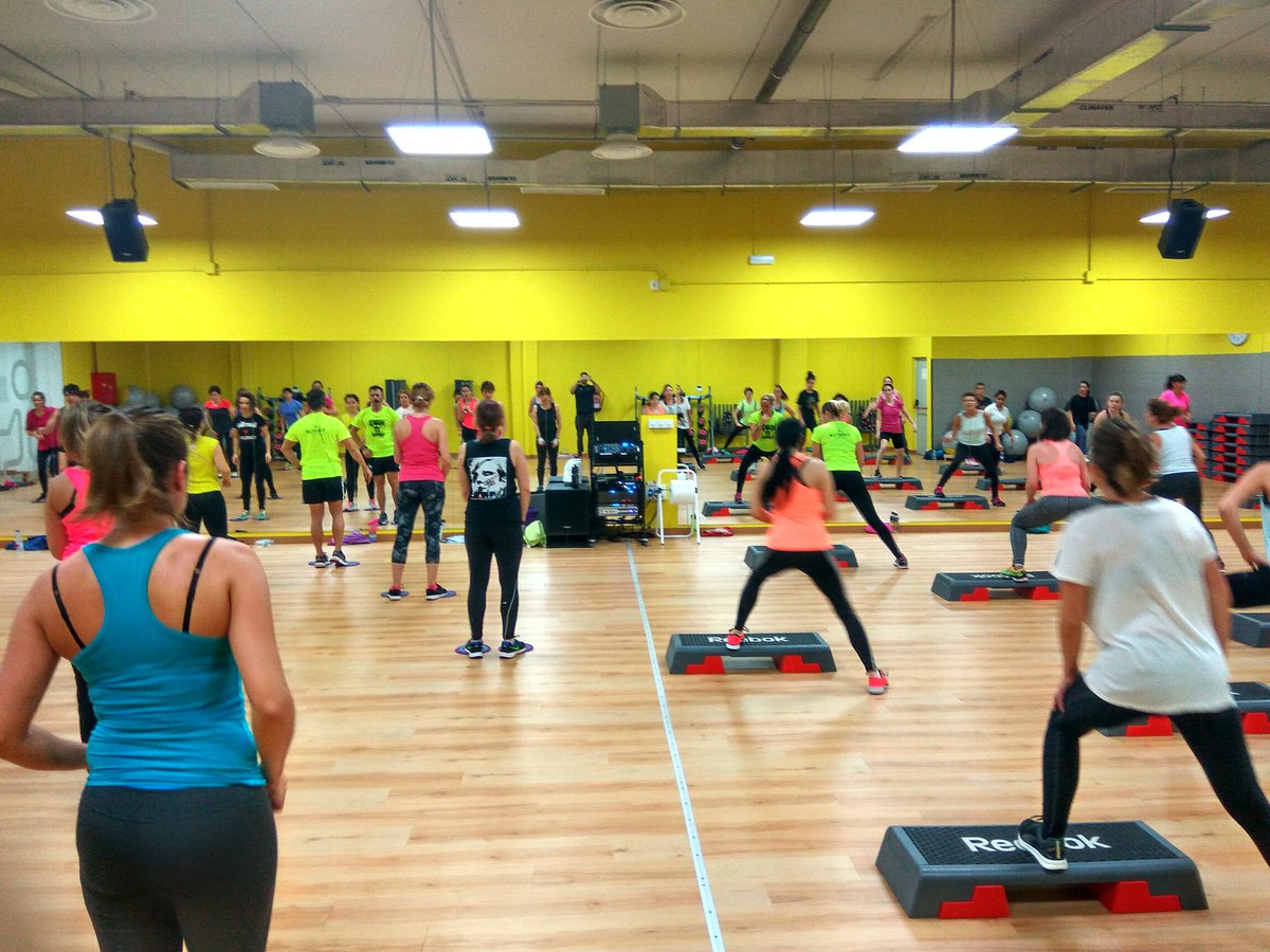 Asbern75's tweet photo. Espectacular clase GAP Slide&amp;Step en @altafit #Logroño con Gus y @BanesaZumba https://t.co/eErypumK2W