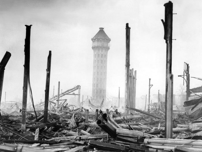 Today marks the 80th anniversary of the #CrystalPalace blaze which saw flames rising 800 feet into the air #LFB150 bit.ly/2fPQhLJ