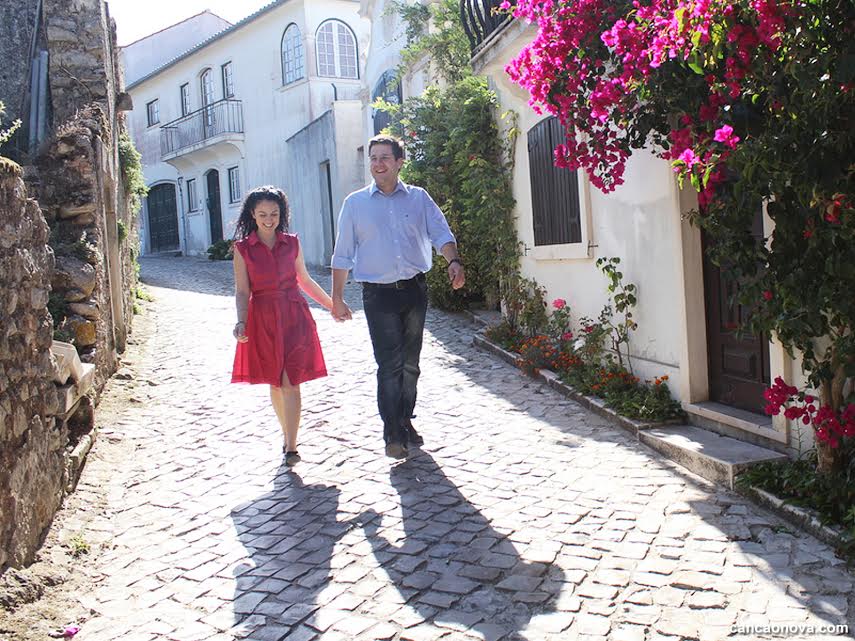 cancaonova's tweet photo. Os Dez Mandamentos do Casal são orientações simples, mas podem fazer a diferença no dia a dia. Conheça: https://t.co/FrRj7PcjRl https://t.co/CHEWyfC3Hg