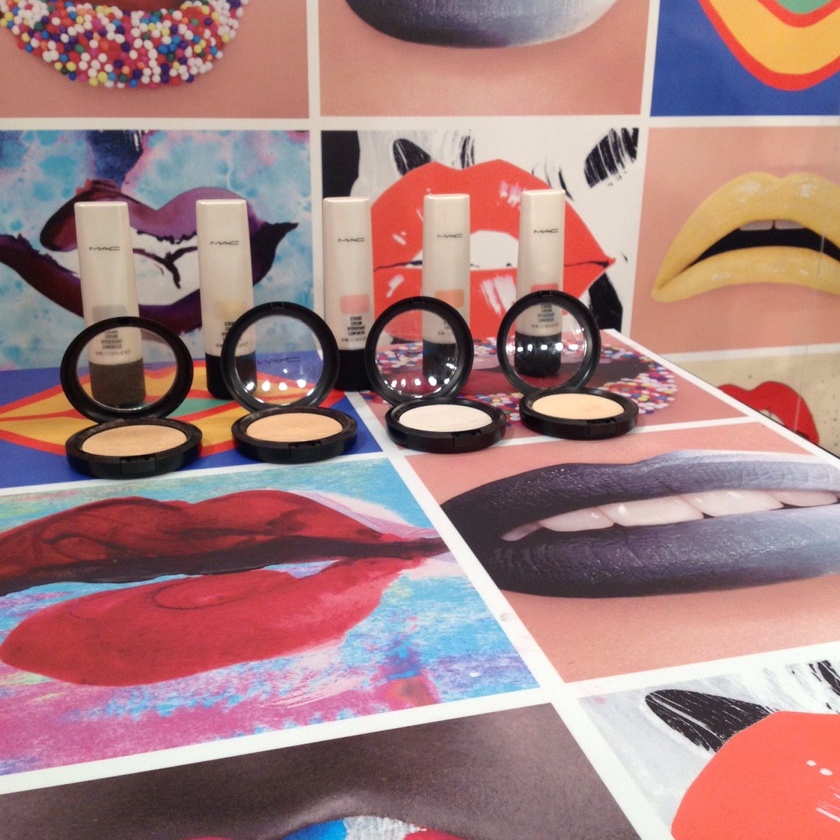 stam_tsimtsili's tweet image. ΚΑΝΤΕ retweet και 5 ΤΥΧΕΡΟΙ κερδιζουν απο μια ενυδατική κρέμα strobe cream της Mac !!!!!