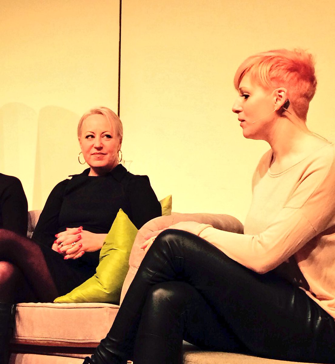 temaunga_'s tweet photo. Kerstin Evelius, nat samordnare psyk ohälsa: "Vi behöver samverka kring individen och plocka fram vår verktygslåda" för #uvas på #rikskonf16 https://t.co/P5Ov1pPiVl
