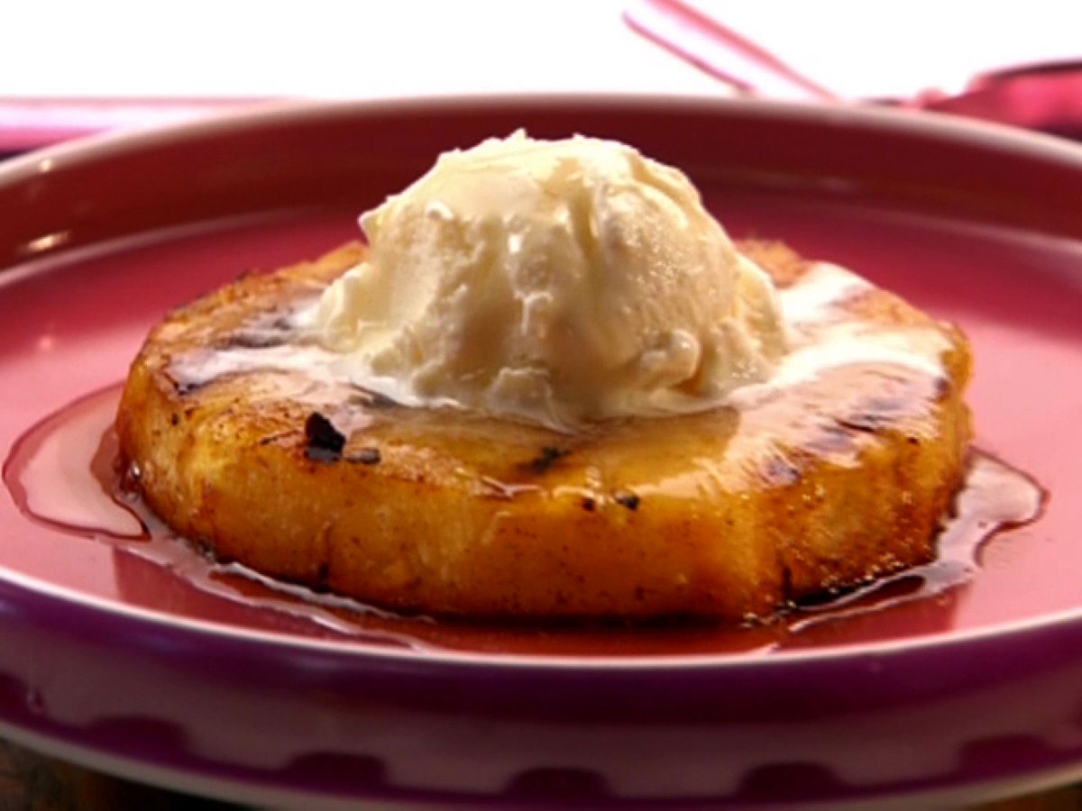 melizzgr's tweet photo. Honey Glazed Grilled Pineapple @melizzgr #honey #greekhoney #greece #HealthyFood #Food https://t.co/i02eFOMuNI