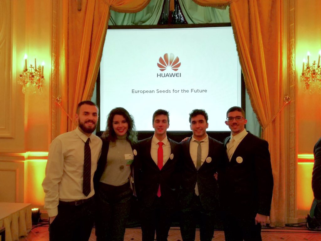 hmartelb's tweet photo. Spanish group at the event after handing the #manifesto #SeedsForTheFuture #Brussels #Europe @HuaweiSpain @HuaweiEU https://t.co/U9ijJbQTtc