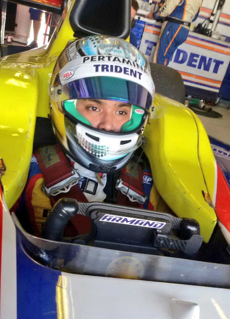 trident_team's tweet photo. #GP2 #AbuDhabiTest Morning session is on and @ppa_official behind the wheel 💪 https://t.co/AStUkUlqJo