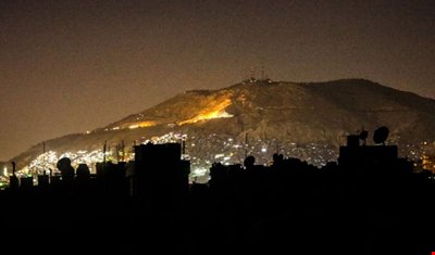 ShoufeCom's tweet photo. غارة اسرائيلية على #ريف_دمشق
https://t.co/N49PWe9sQ6
#اسرائيل #دمشق #سوريا #داعش #بشار_الاسد #الجيش_السوري #البلد  #امطار #ام_الدنيا_خط_احمر https://t.co/k36NHaHPe1