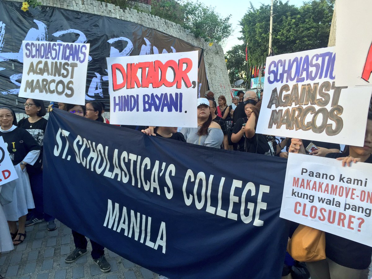 jullianeloved's tweet photo. Overheard someone from the Anti-Marcos crowd say when @MARoxas arrived:  "Kung siya naging presidente, wala tayo dito." @inquirerdotnet https://t.co/ELBgc0Tp6s